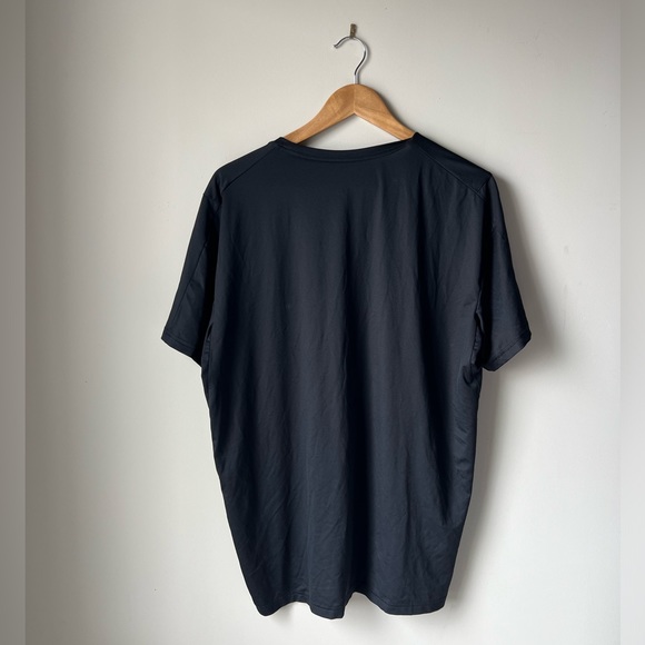 Nike Short Sleeve T-Shirt - Picture 4 of 5